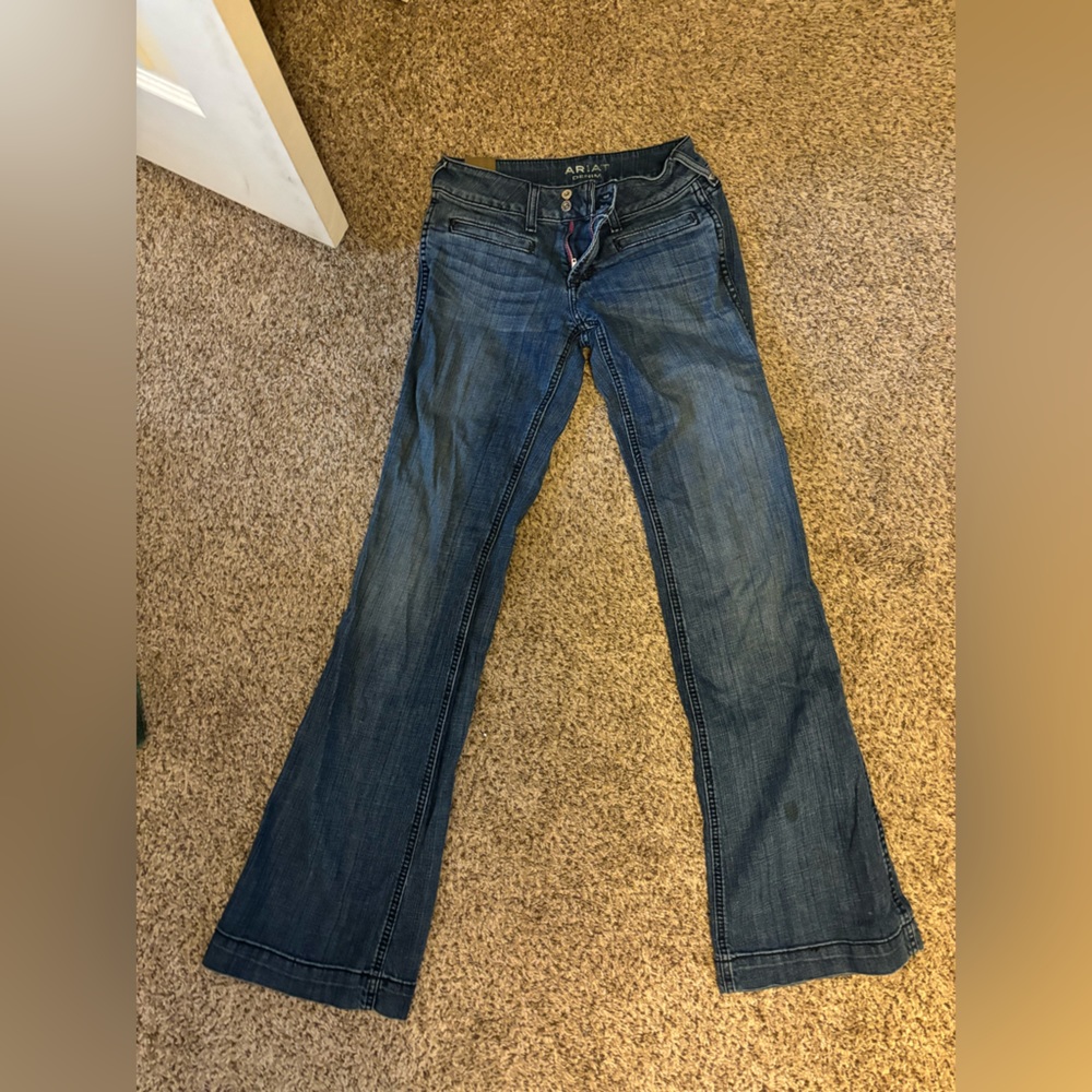 They are low waisted size 26 L just don’t like how they fit me.